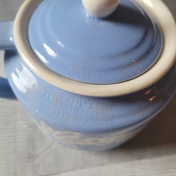Vintage Cameoware Blue Floral Ceramic Teapot With Lid 6 Cup Capacity White Detai - Picture 5 of 6
